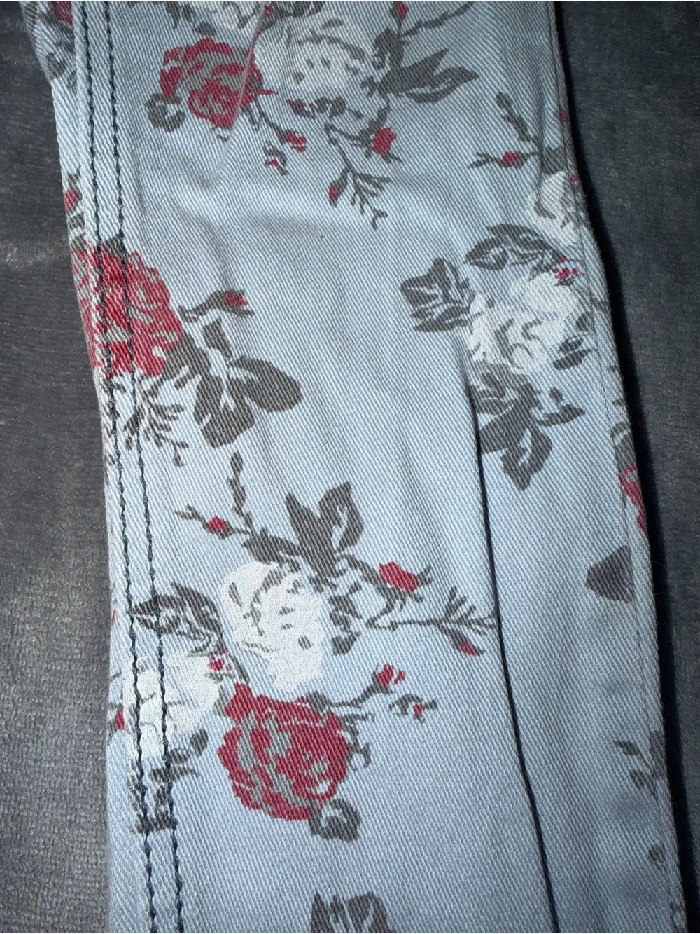 🌹 Almost Famous Floral Skinny Jeans
